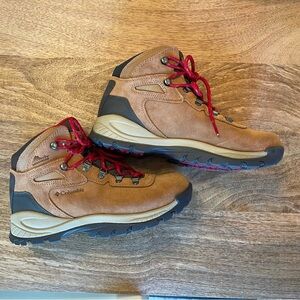 Columbia Women’s Newton Ridge™ Plus Waterproof Amped Hiking Boot